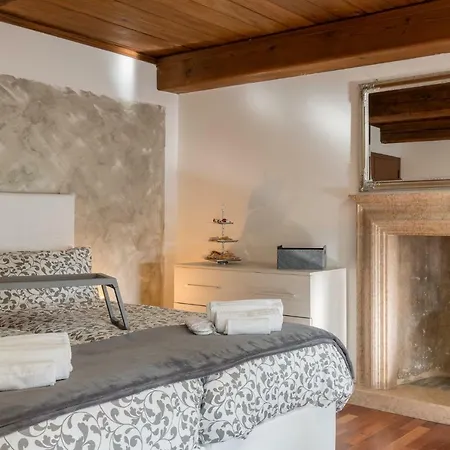 Castelvecchio - Palazzo Canossa Apartment