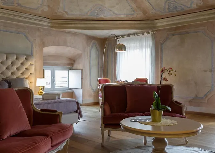 Castelvecchio - Palazzo Canossa