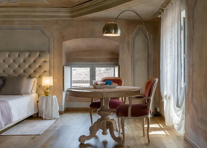 Castelvecchio - Palazzo Canossa *