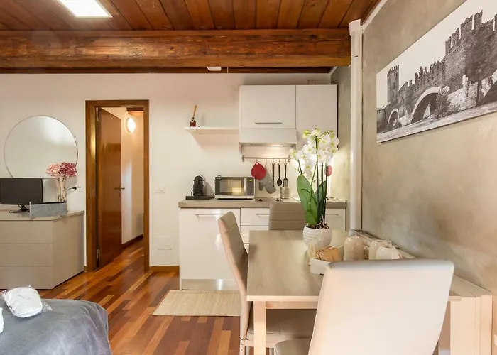 Castelvecchio - Palazzo Canossa * Werona